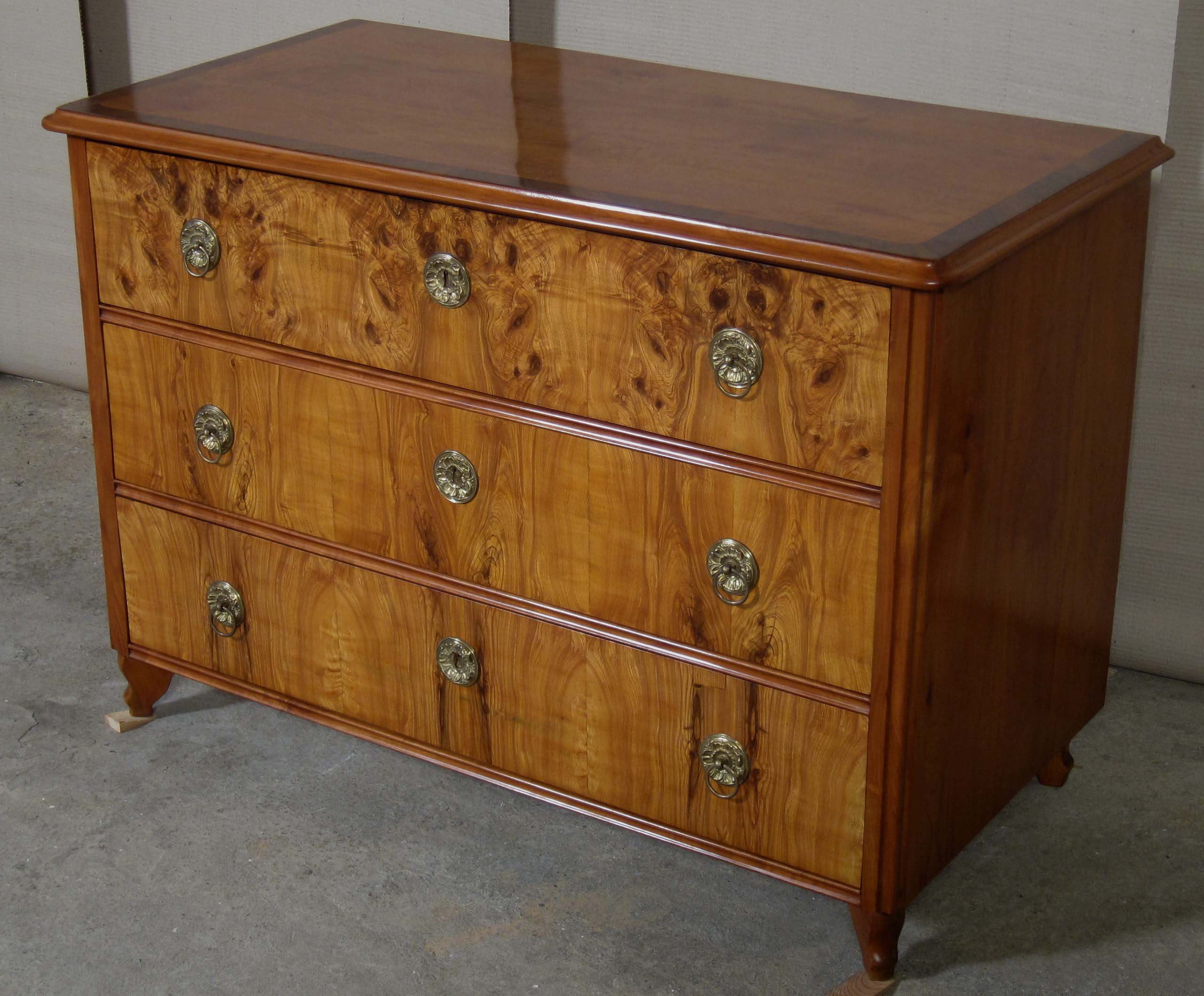 Elegante Aufsatz Vitrine 6