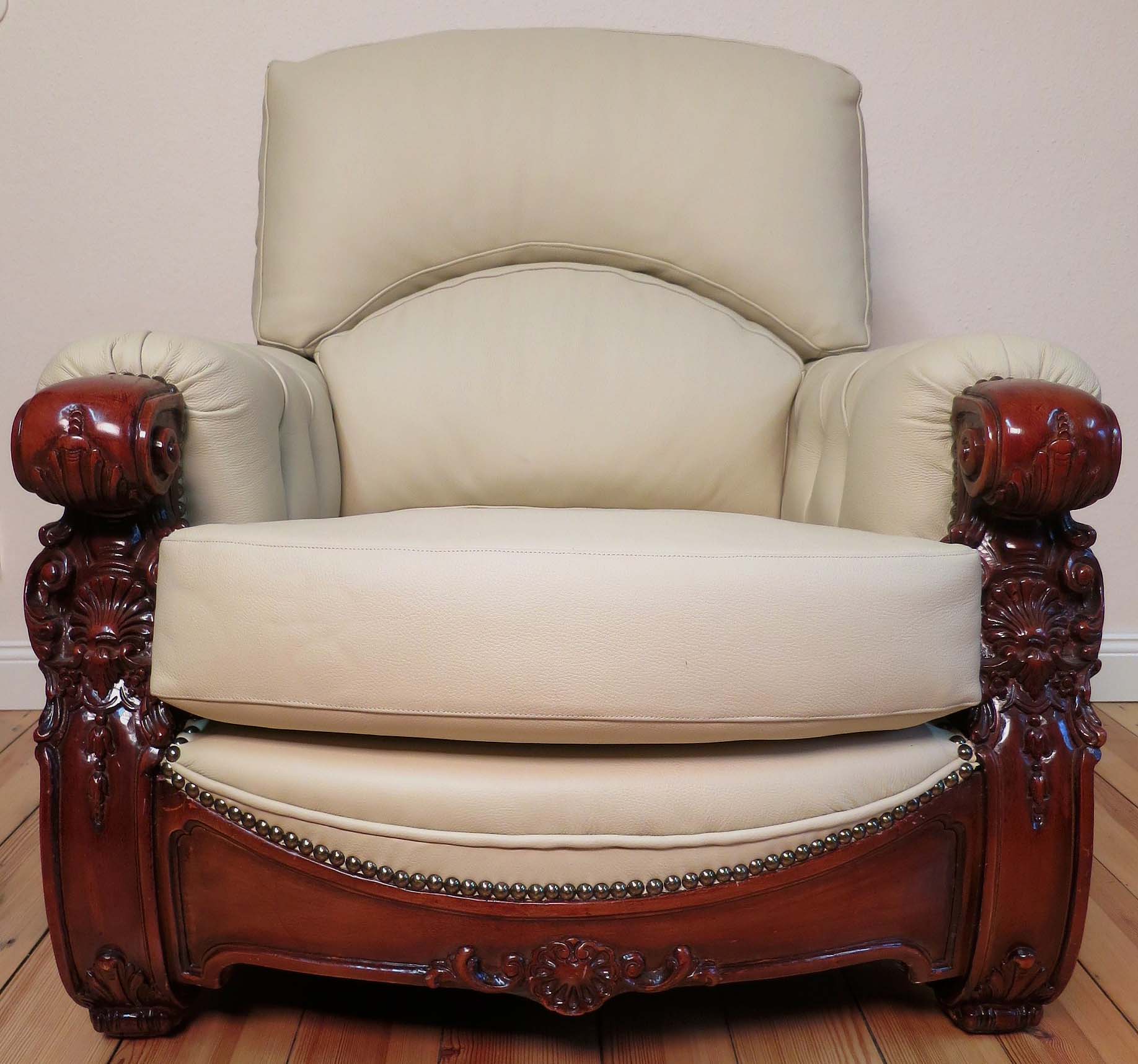 Restauriertes Sesselpaar aus Nussbaum 5 Restauriertes Sesselpaar aus Nussbaum