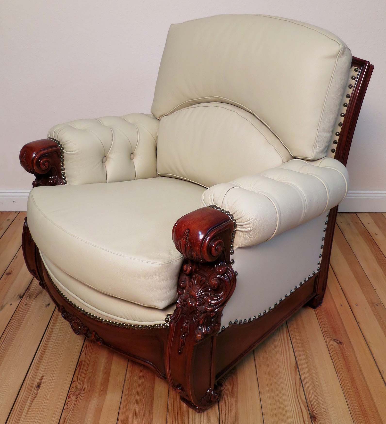 Restauriertes Sesselpaar aus Nussbaum 6 Restauriertes Sesselpaar aus Nussbaum