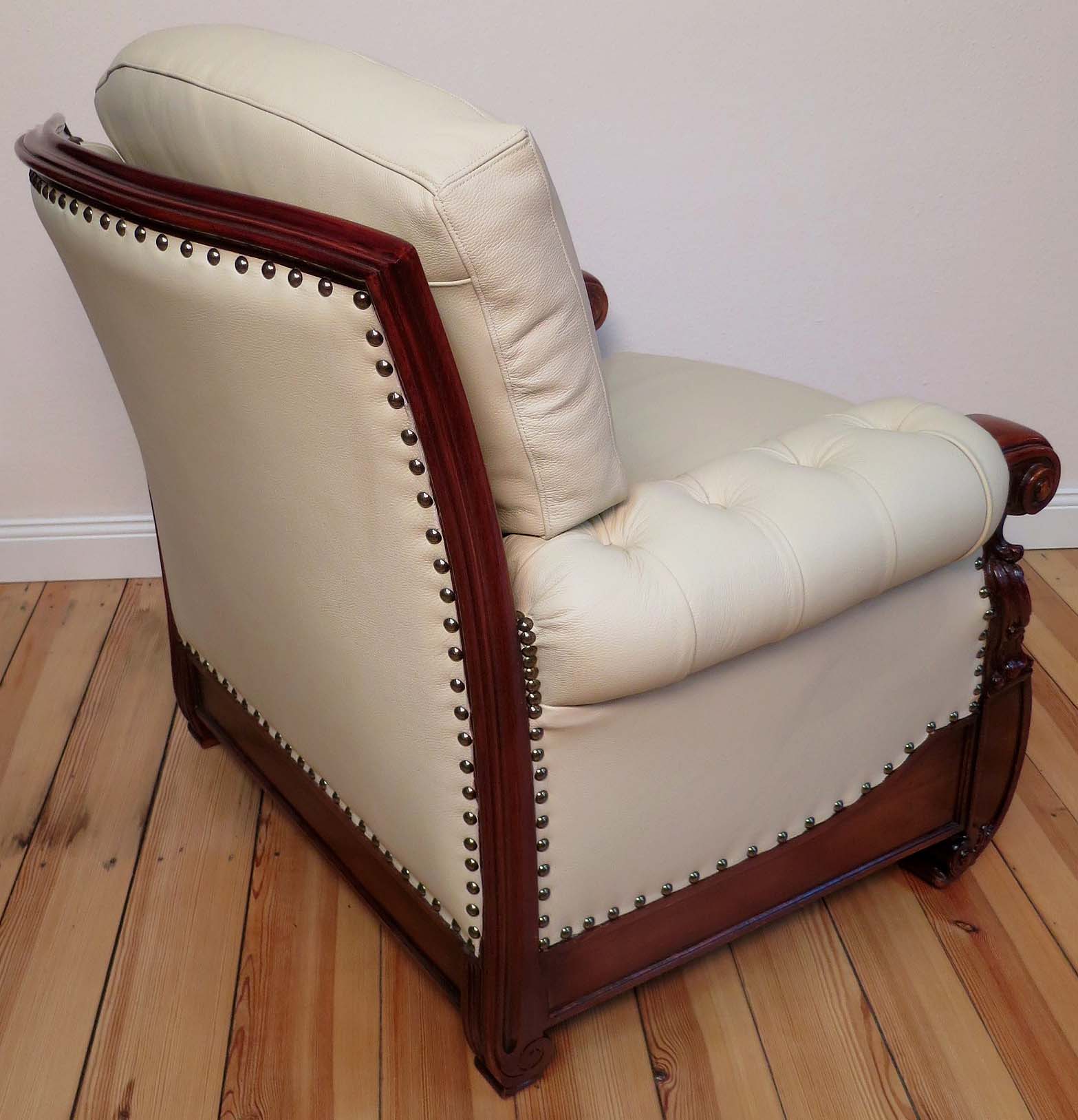 Restauriertes Sesselpaar aus Nussbaum 9 Restauriertes Sesselpaar aus Nussbaum