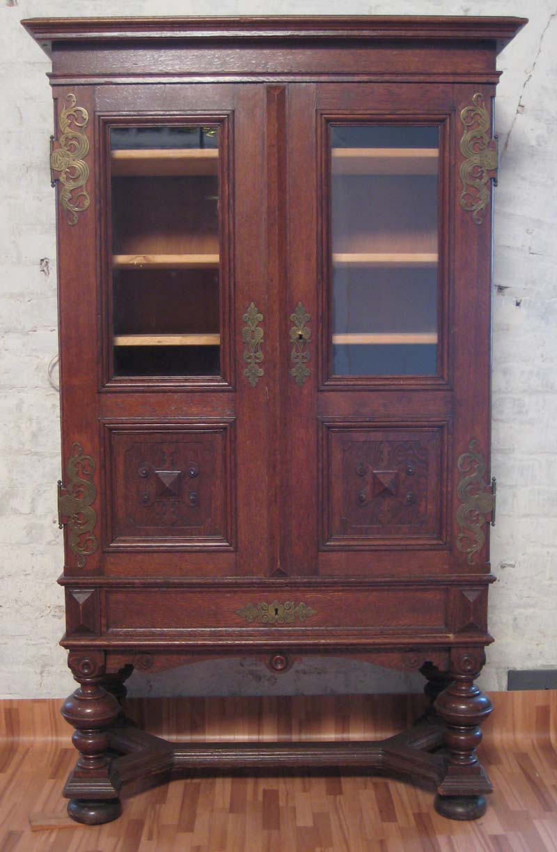 Gründerzeit Bücher- Vitrinenschrank 2 Gründerzeit Bücher- Vitrinenschrank