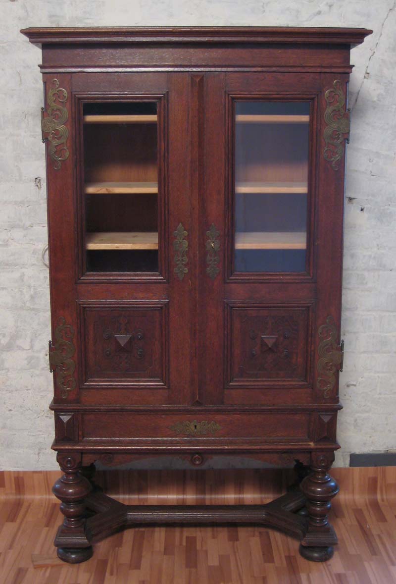 Gründerzeit Bücher- Vitrinenschrank 3 Gründerzeit Bücher- Vitrinenschrank