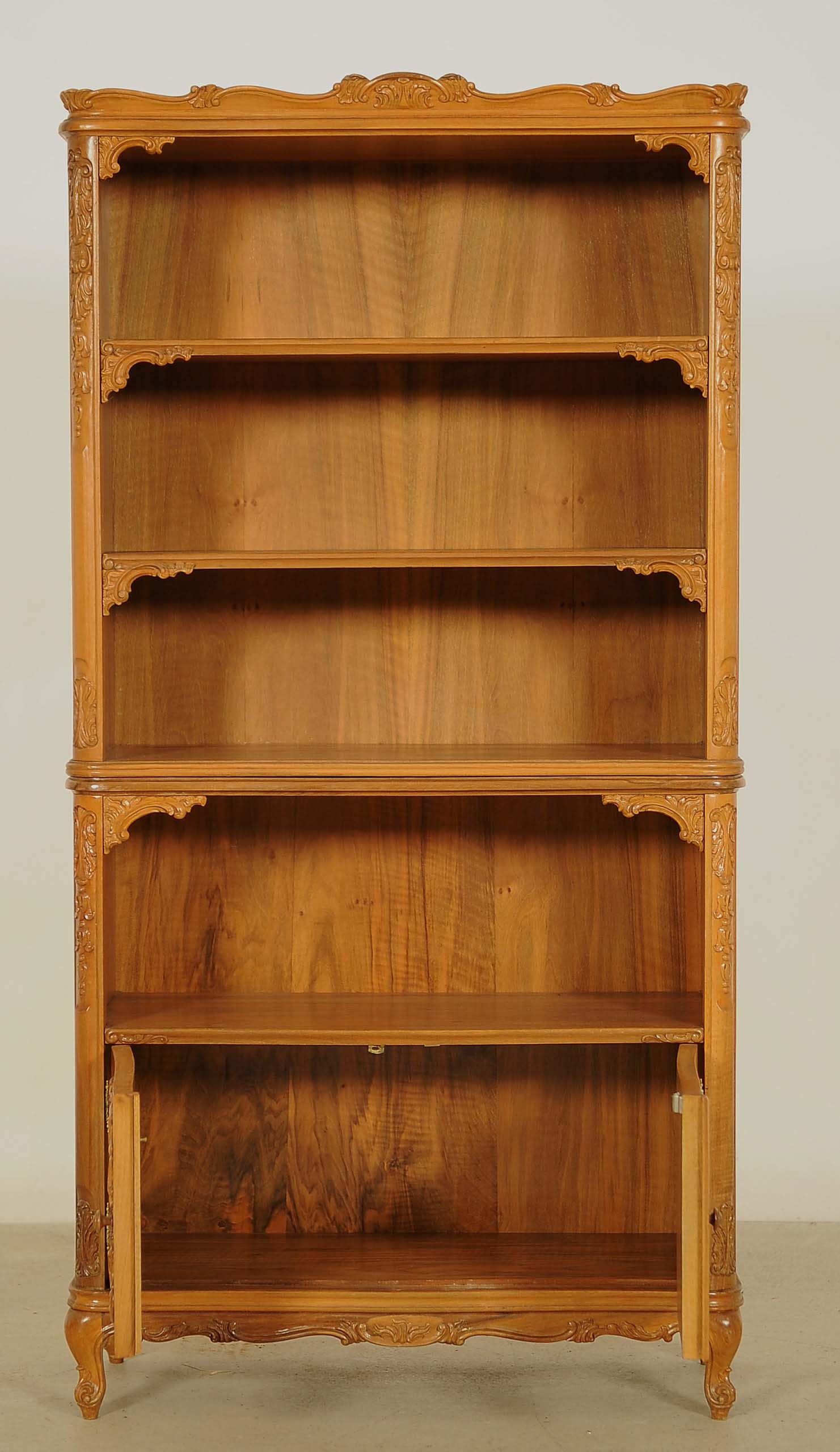 Offenes Chippendale Regal aus Nussbaum 3 Offenes Chippendale Regal aus Nussbaum