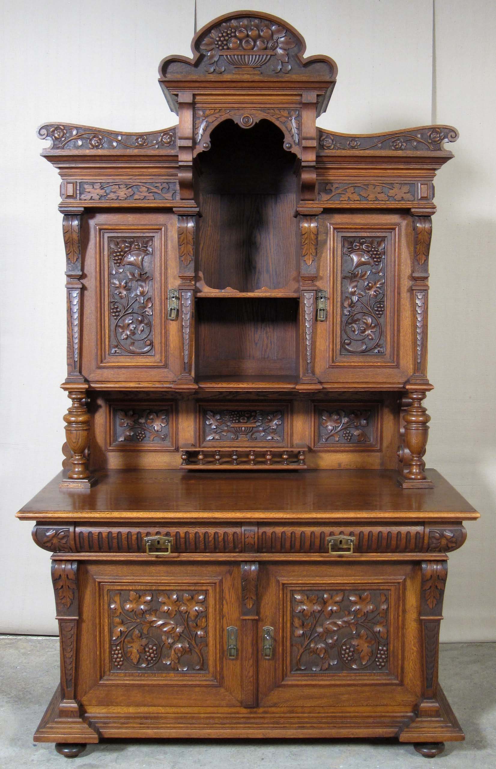 Komplett geschnitztes Gründerzeit Buffet 1 Komplett geschnitztes Gründerzeit Buffet