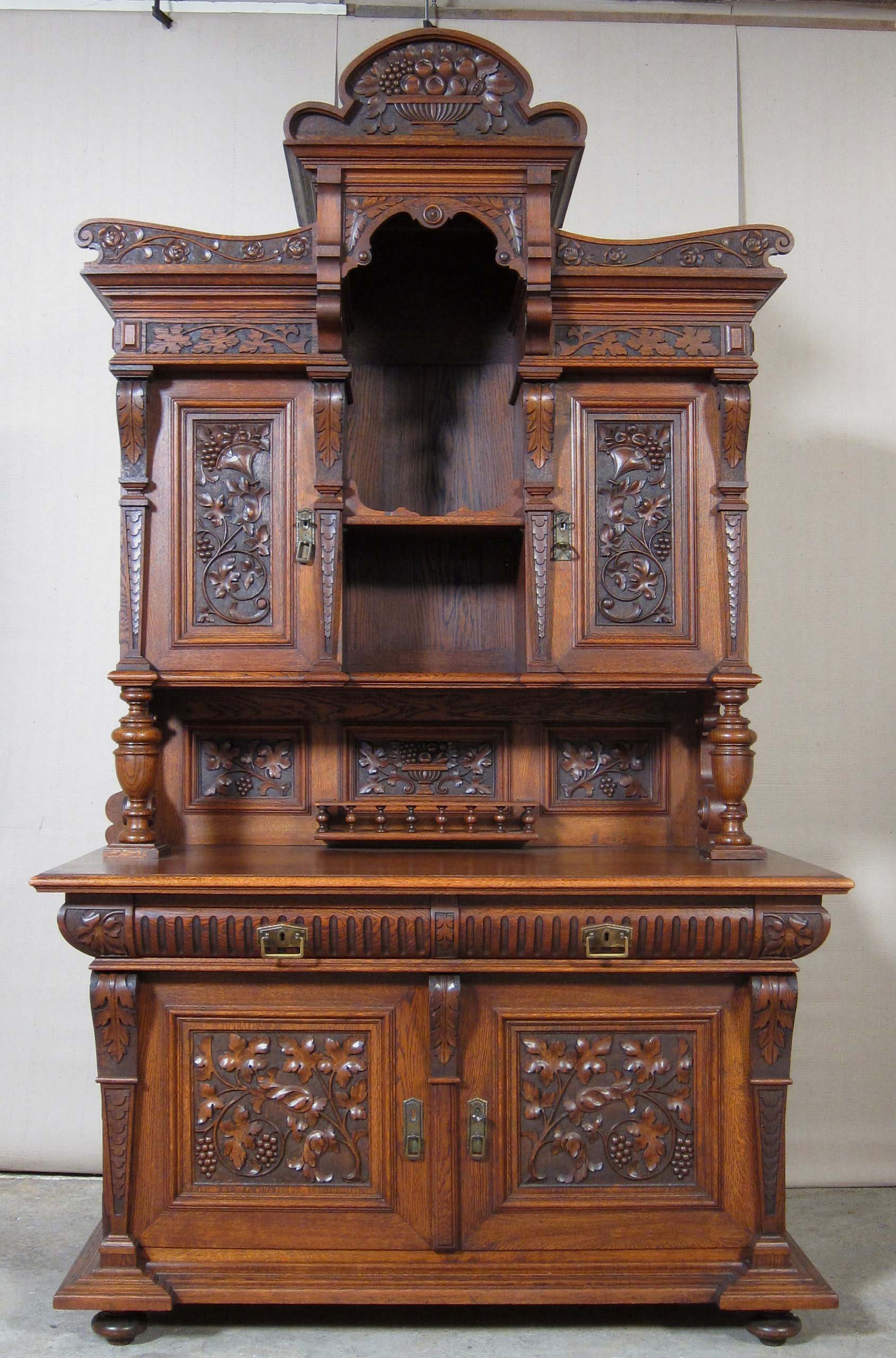 Komplett geschnitztes Gründerzeit Buffet 2 Komplett geschnitztes Gründerzeit Buffet