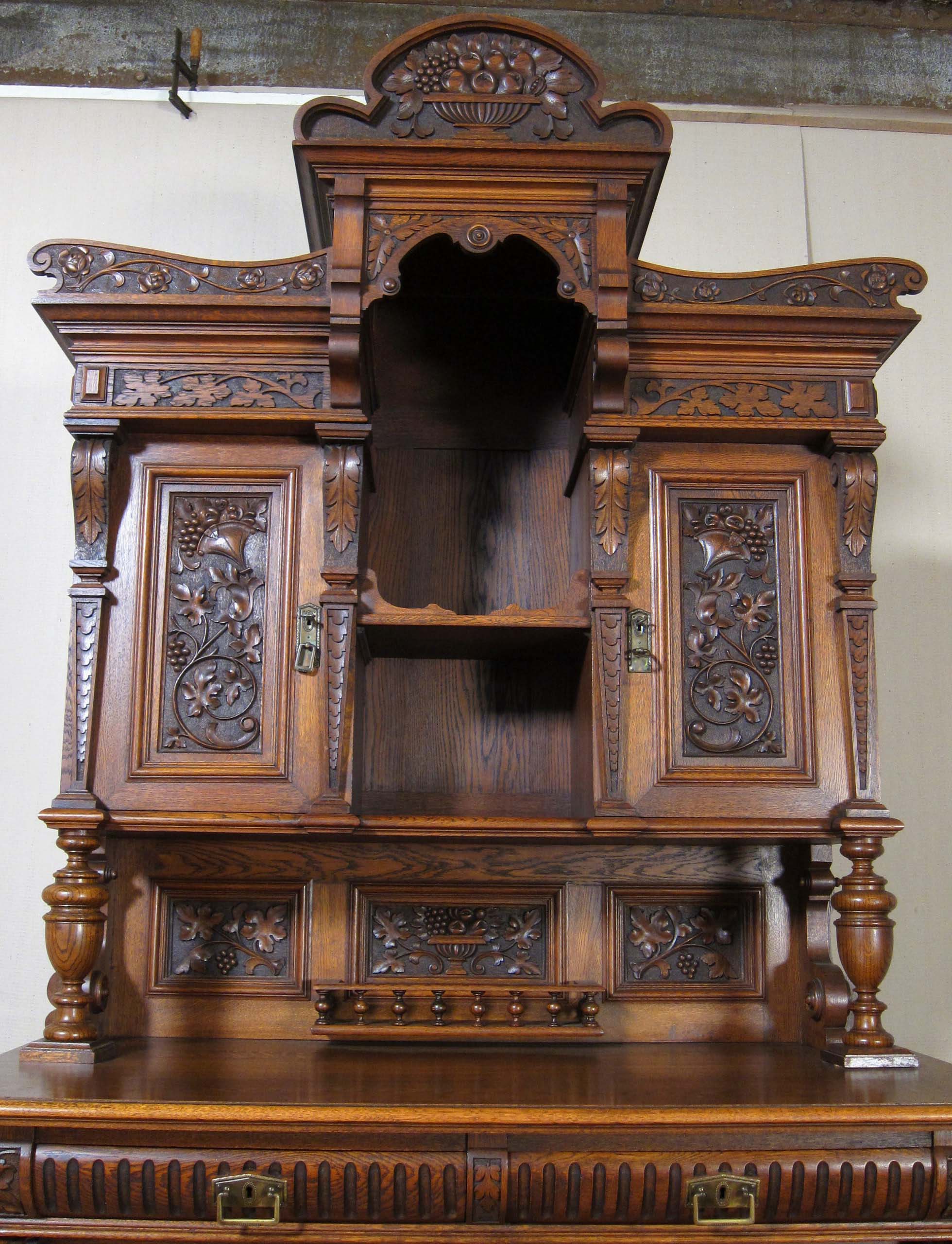 Komplett geschnitztes Gründerzeit Buffet 6 Komplett geschnitztes Gründerzeit Buffet