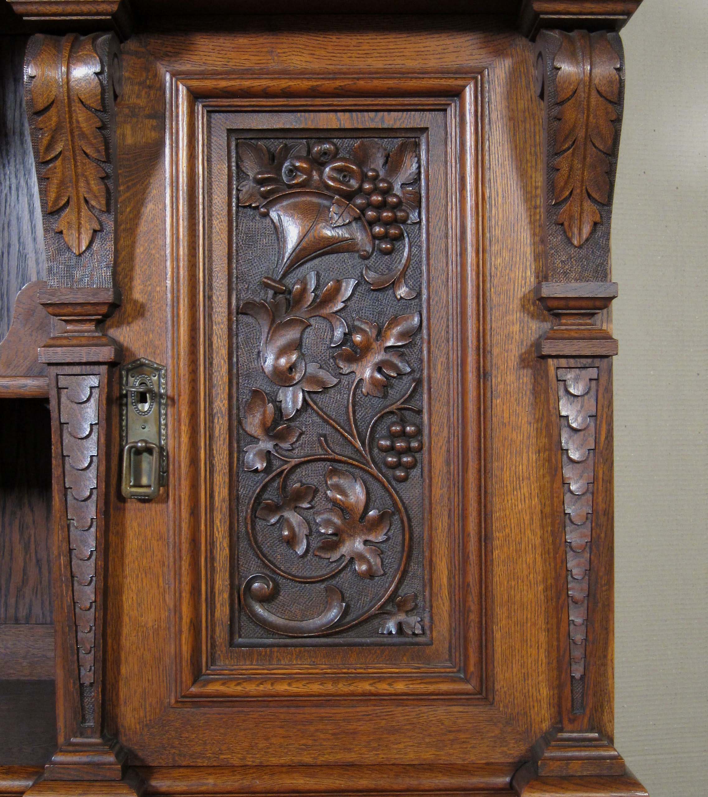 Komplett geschnitztes Gründerzeit Buffet 9 Komplett geschnitztes Gründerzeit Buffet