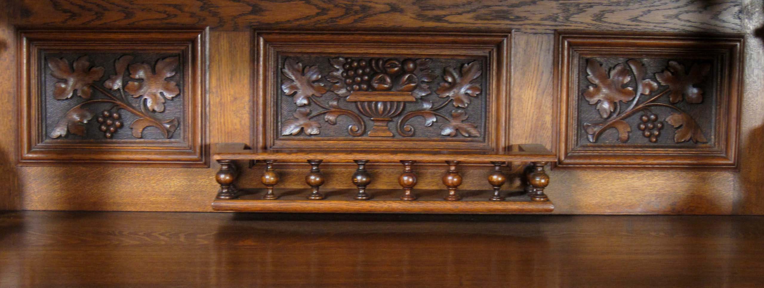 Komplett geschnitztes Gründerzeit Buffet 11 Komplett geschnitztes Gründerzeit Buffet