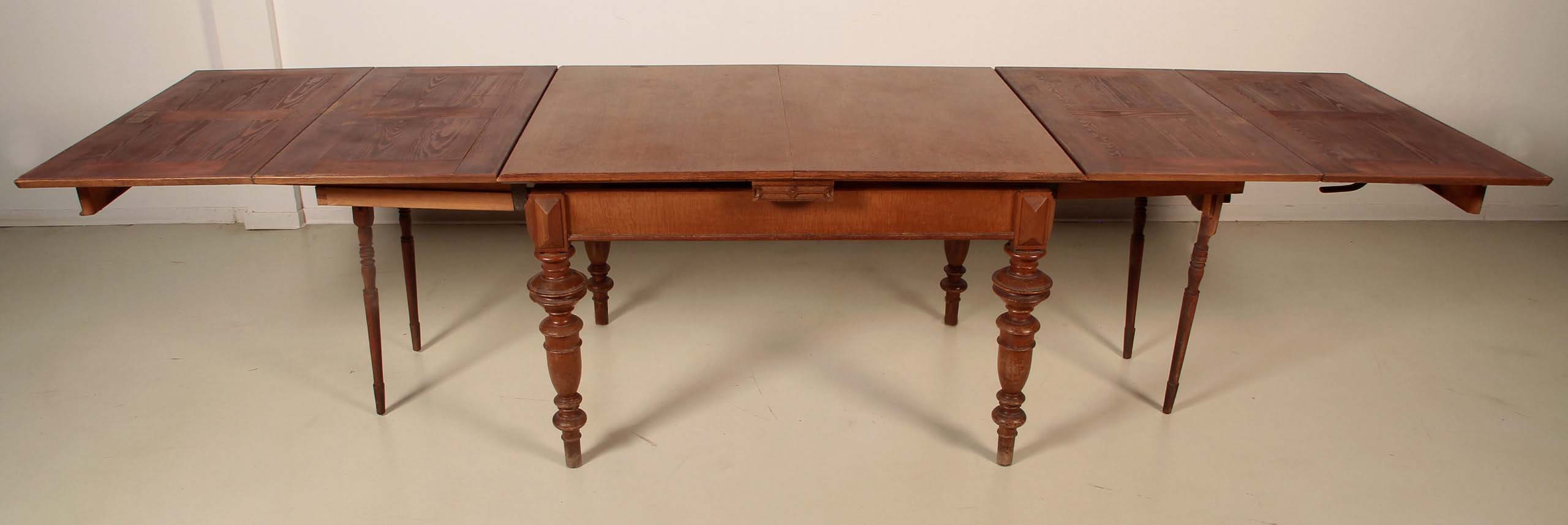 Gründerzeit Auszugstisch aus Eiche 1 Gründerzeit Auszugstisch aus Eiche