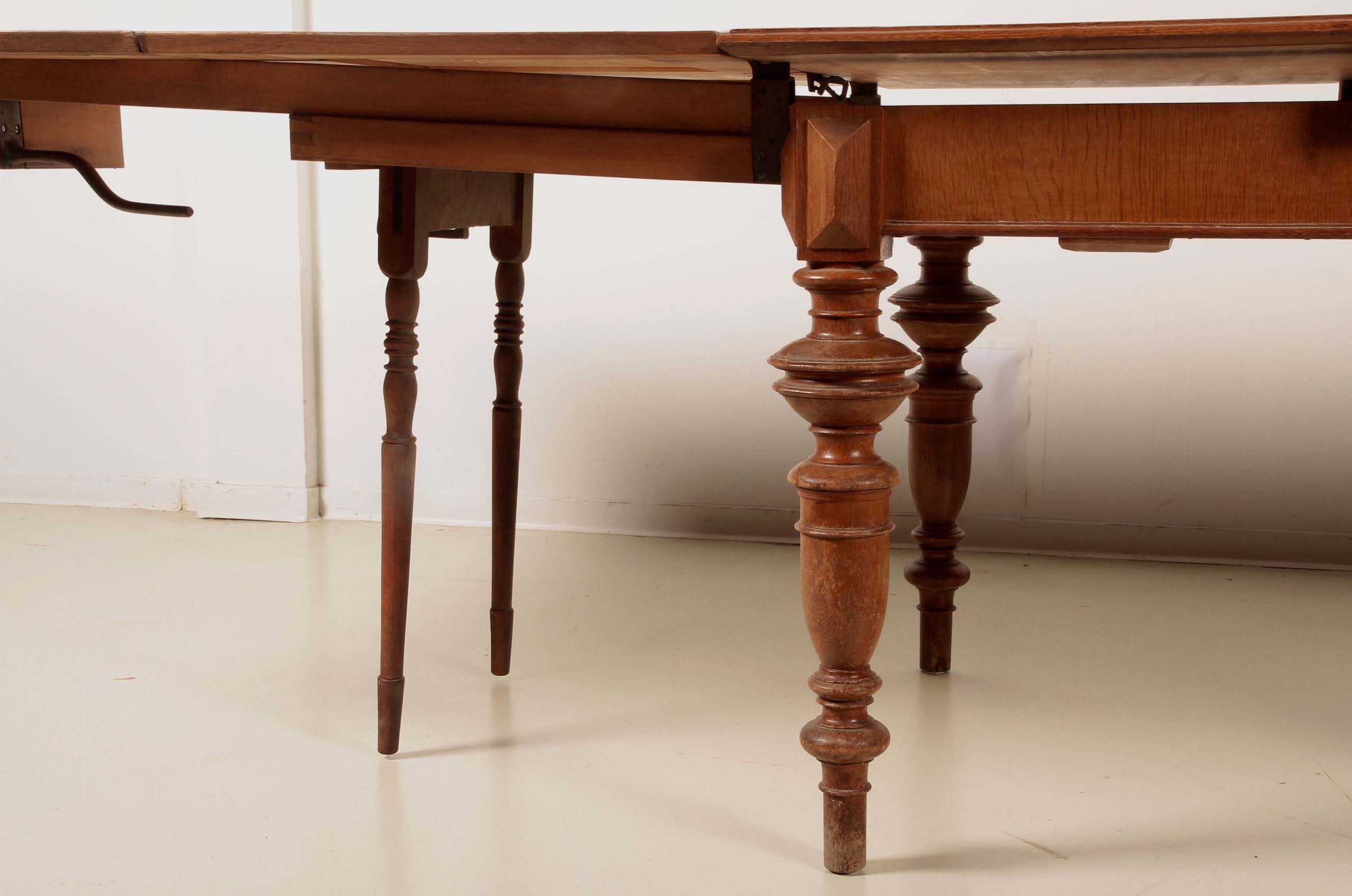 Gründerzeit Auszugstisch aus Eiche 4 Gründerzeit Auszugstisch aus Eiche