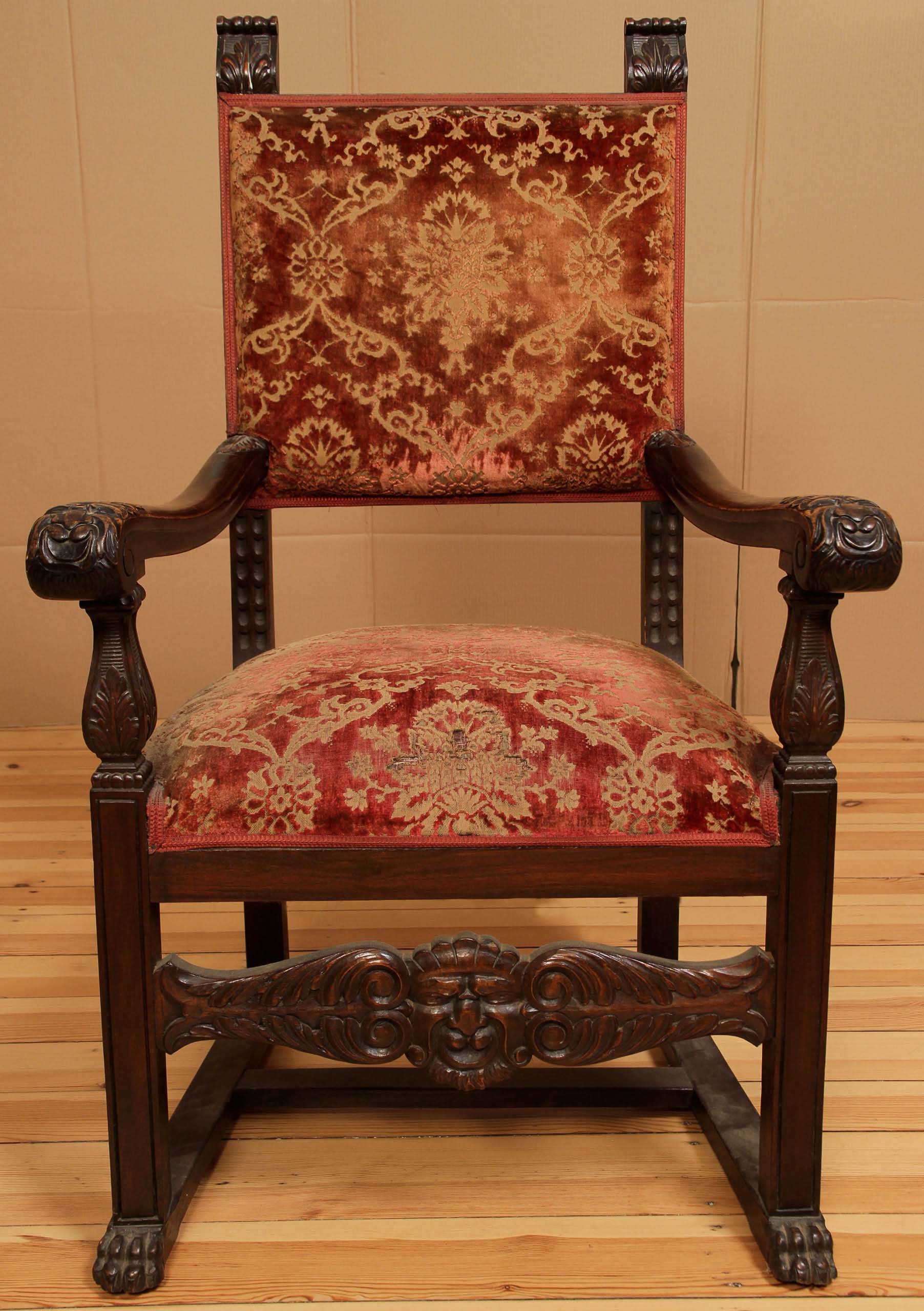 Eiche Armlehner mit Tatzenfüßen 1 Eiche Armlehner mit Tatzenfüßen