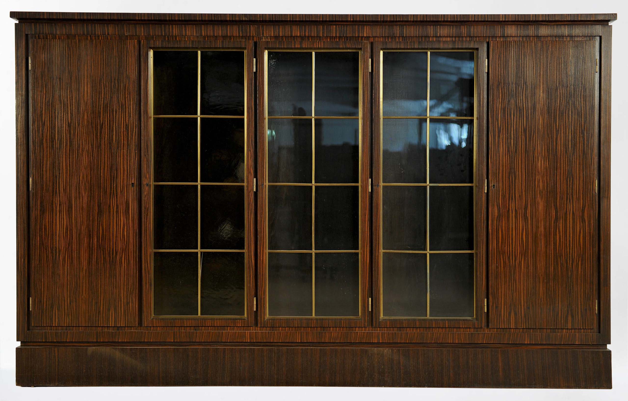 Eleganter Bauhaus Bücherschrank 1 Eleganter Bauhaus Bücherschrank