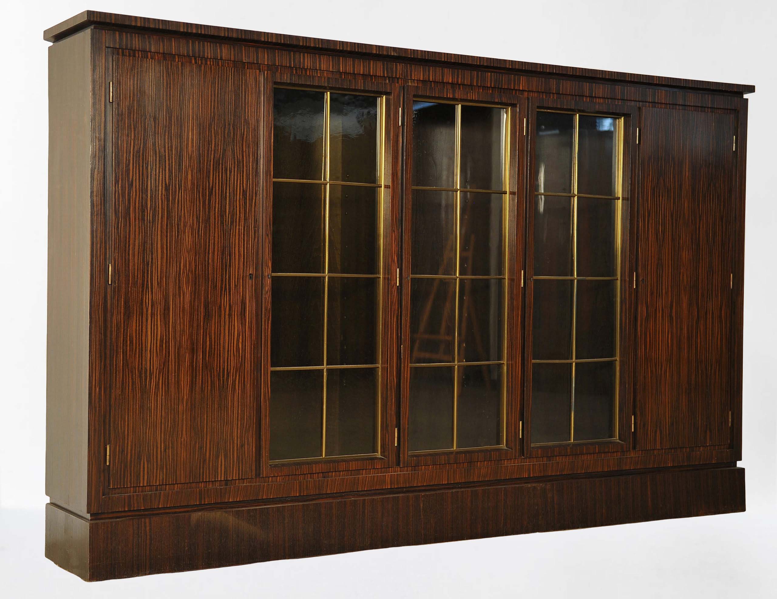 Eleganter Bauhaus Bücherschrank 2 Eleganter Bauhaus Bücherschrank