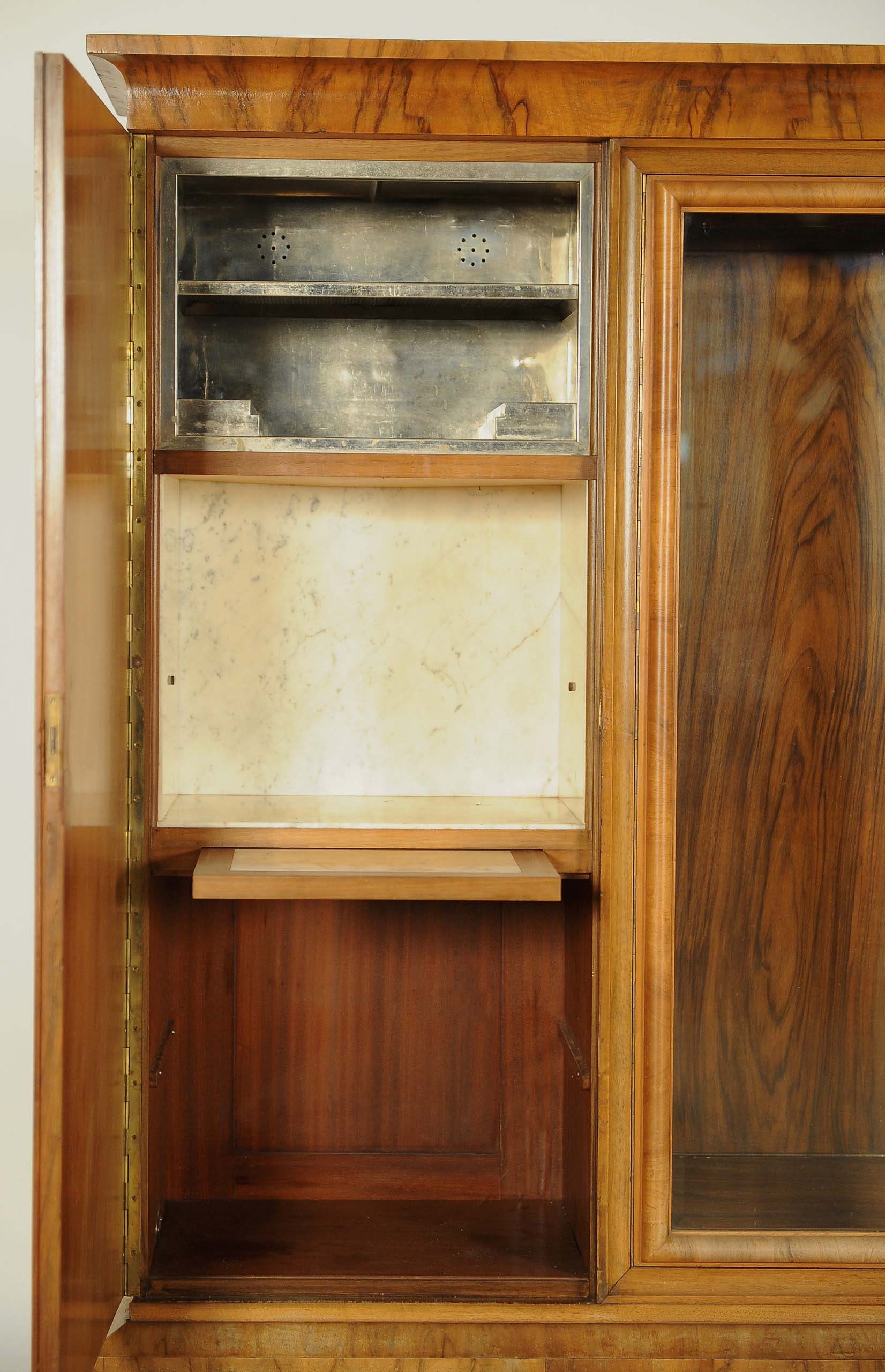 Art Deco Bücherschrank mit interessantem Furnierbild 4 Art Deco Bücherschrank mit interessantem Furnierbild