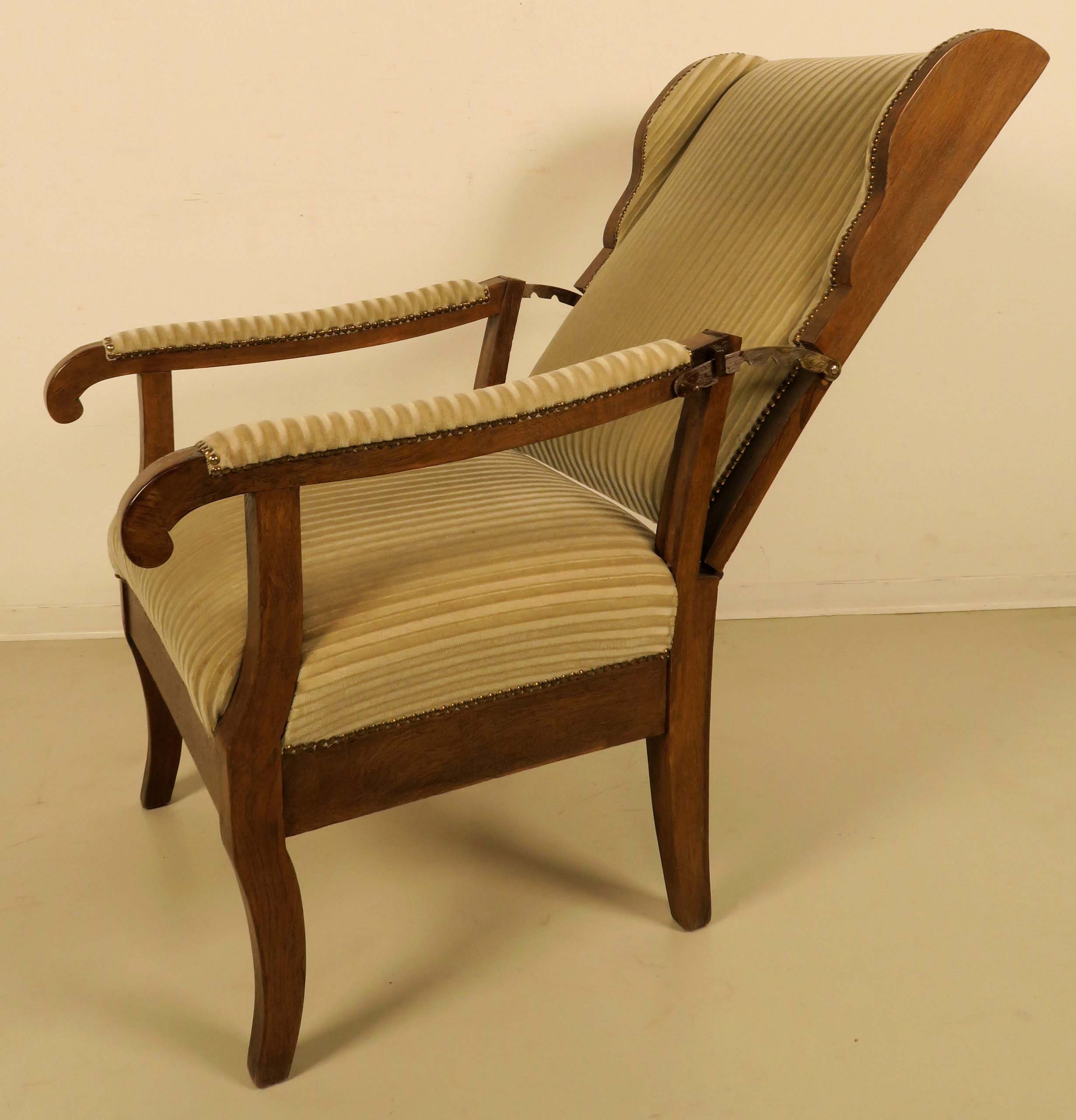 Ohrenbackensessel aus der Biedermeierzeit 5 Ohrenbackensessel aus der Biedermeierzeit