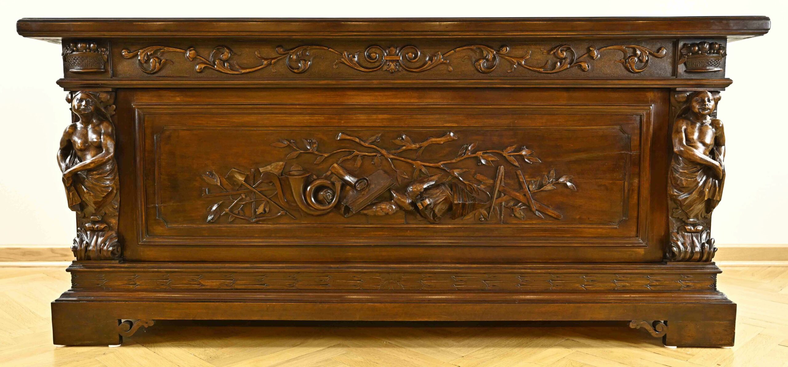 4029-Schreibtisch aus dem Historismus mit Freimaurer Ornamentik-06